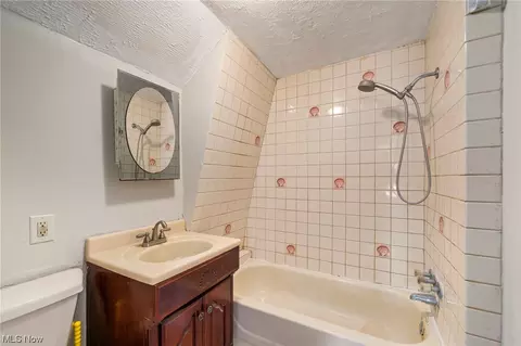 841 Devine St, Alliance, OH 44601 photo 8