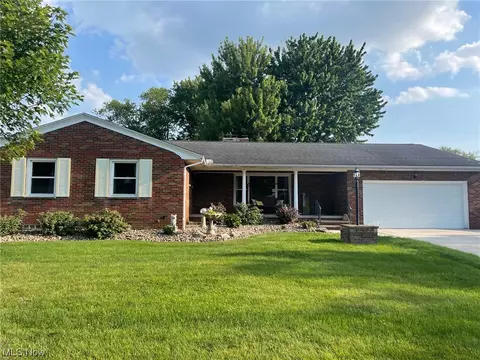 3839 Valleyview Dr, Lorain, OH 44053