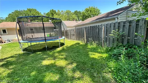 47 Aaron St, Berea, OH 44017 photo 19
