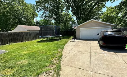 47 Aaron St, Berea, OH 44017 photo 18