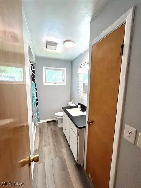 47 Aaron St, Berea, OH 44017 photo 8