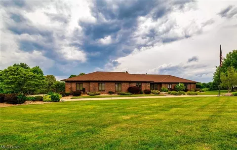 4525 Fairway Dr, Steubenville, OH 43953