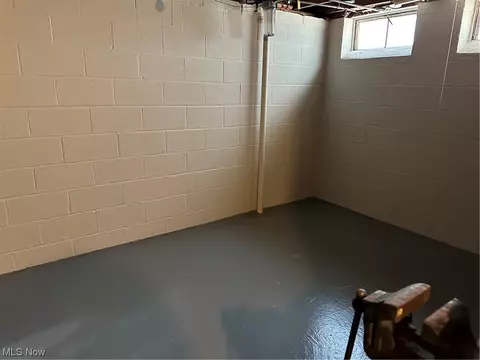 667 E 240th St, Euclid, OH 44123 photo 23