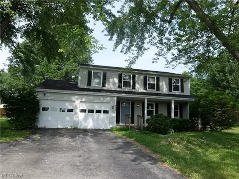 808 N Road Rd SE, Warren, OH 44484