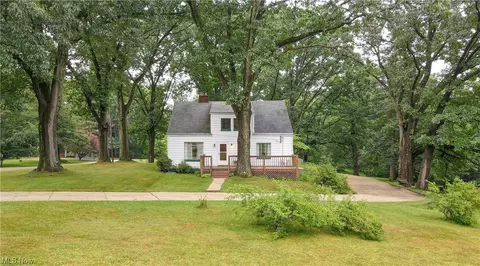 67 Spray Dr, Munroe Falls, OH 44262 photo 2