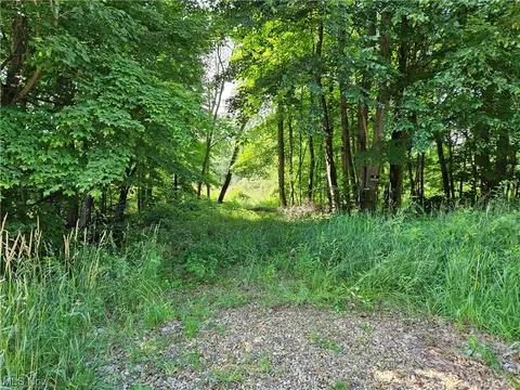 14945 Grove Rd, Garrettsville, OH 44231