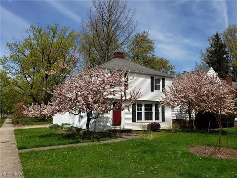 2090 E 224th St, Euclid, OH 44117 photo 1