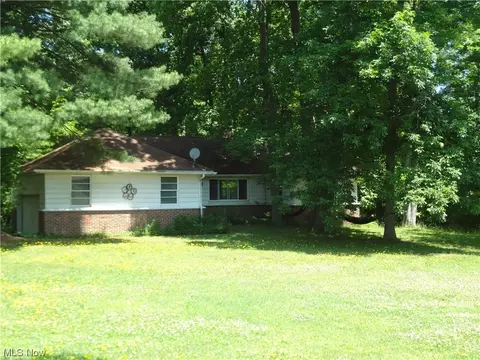 38545 Bainbridge Rd, Solon, OH 44139