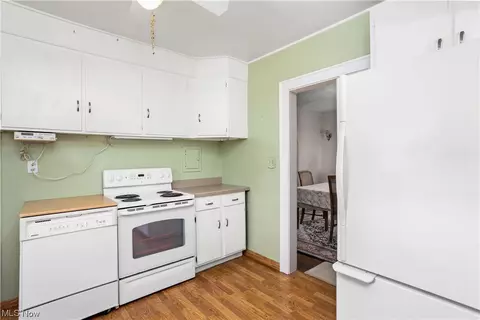 84 Prospect St, Berea, OH 44017 photo 6