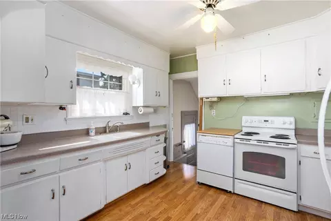 84 Prospect St, Berea, OH 44017 photo 5