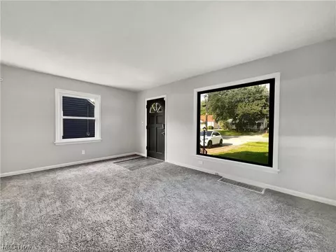 1530 Root Rd, Lorain, OH 44052 photo 2
