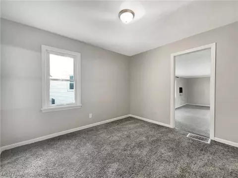 1530 Root Rd, Lorain, OH 44052 photo 13