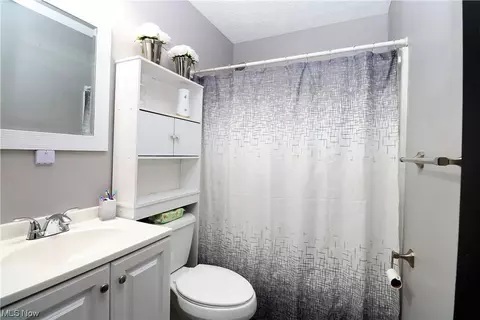 708 Denison Ave, Elyria, OH 44035 photo 13