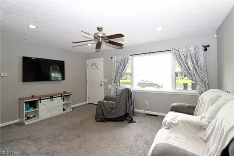 708 Denison Ave, Elyria, OH 44035 photo 5