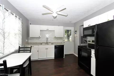708 Denison Ave, Elyria, OH 44035 photo 7