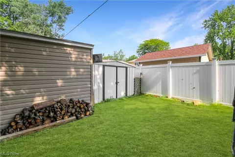 708 Denison Ave, Elyria, OH 44035 photo 4