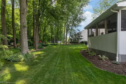 7205 Sandtree Ln, Mentor, OH 44060 photo 10