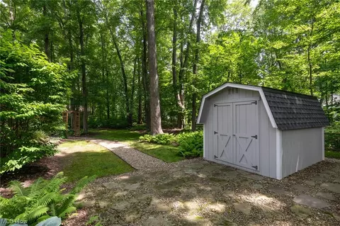 7205 Sandtree Ln, Mentor, OH 44060 photo 26