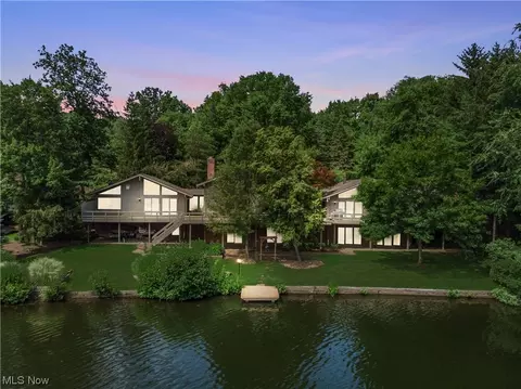 441 White Tail Dr, Aurora, OH 44202