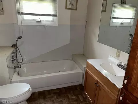 2425 Stocker Ave, Youngstown, OH 44505 photo 4
