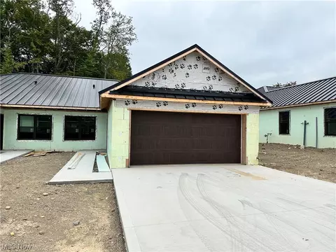 1013 Sycamore Ln, Millersburg, OH 44654