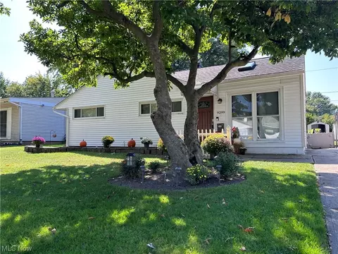 9299 Manorford Dr, Cleveland, OH 44130