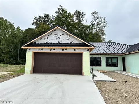 1015 Sycamore Ln, Millersburg, OH 44654