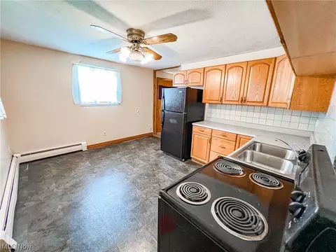 546 Case Ave, Elyria, OH 44035 photo 3