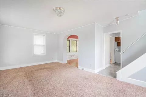 28 Walnut St, Struthers, OH 44471 photo 5