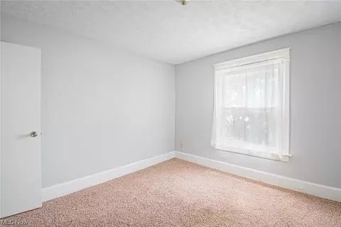 28 Walnut St, Struthers, OH 44471 photo 18