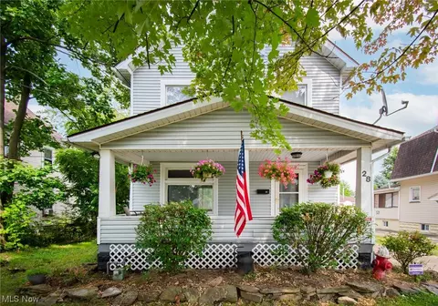 28 Walnut St, Struthers, OH 44471 photo 1