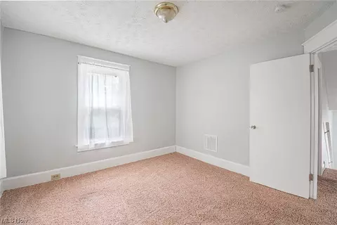 28 Walnut St, Struthers, OH 44471 photo 21