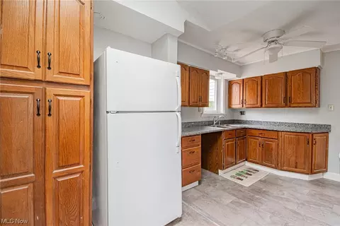 28 Walnut St, Struthers, OH 44471 photo 14