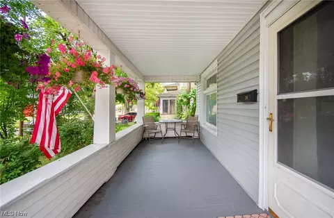 28 Walnut St, Struthers, OH 44471 photo 3