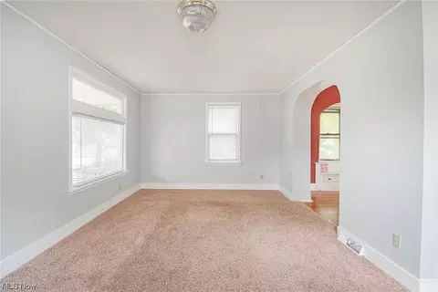 28 Walnut St, Struthers, OH 44471 photo 6