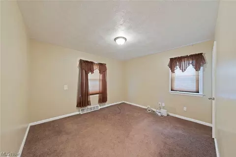 820 E 254th St, Euclid, OH 44132 photo 10