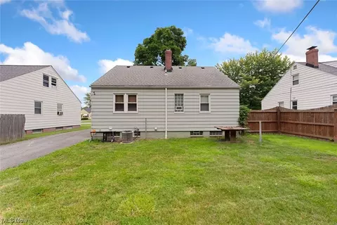 820 E 254th St, Euclid, OH 44132 photo 22