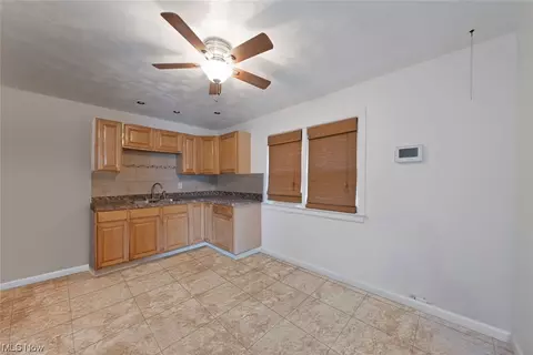 820 E 254th St, Euclid, OH 44132 photo 7