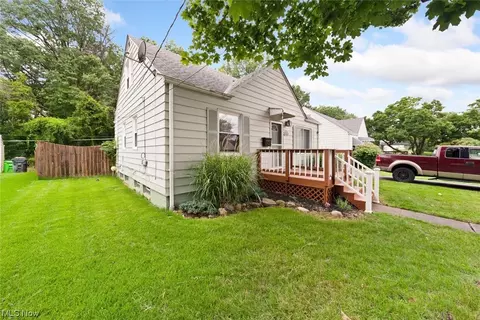 820 E 254th St, Euclid, OH 44132 photo 2