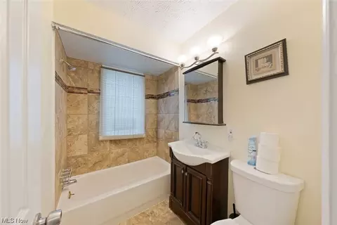 820 E 254th St, Euclid, OH 44132 photo 16