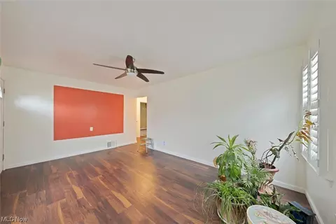 820 E 254th St, Euclid, OH 44132 photo 5