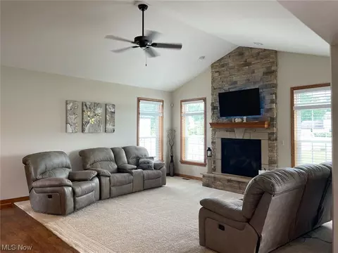 4875 Tree Line Trl, New Middletown, OH 44442 photo 7