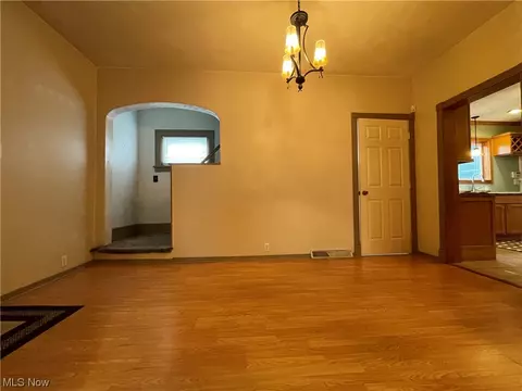 821 E 11th St, Ashtabula, OH 44004 photo 4
