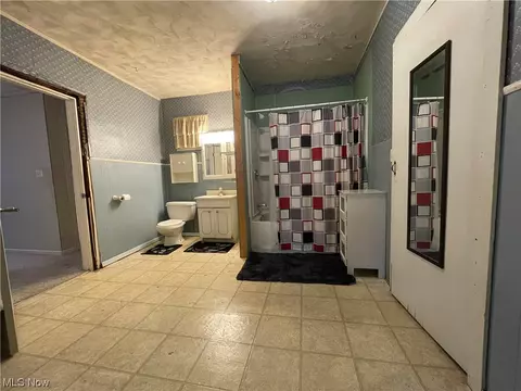 821 E 11th St, Ashtabula, OH 44004 photo 15