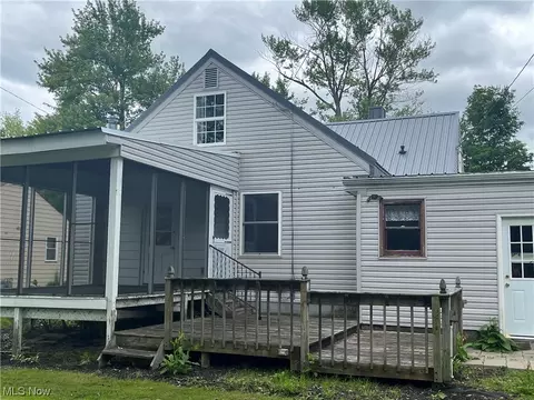3049 Avondale Ave, Ashtabula, OH 44004 photo 2