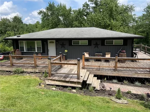 216 E North St, Steubenville, OH 43952