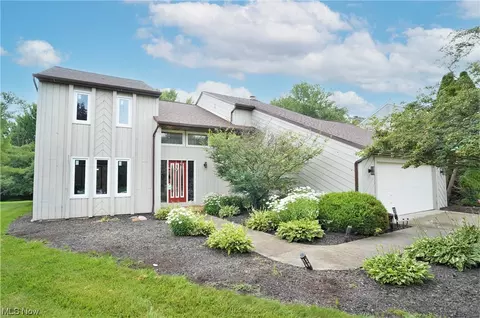 34425 Ada Dr, Solon, OH 44139