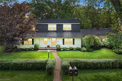 1639 Stonehaven Rd, Madison, OH 44057
