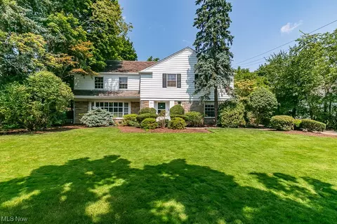 2860 Falmouth Rd, Shaker Heights, OH 44122