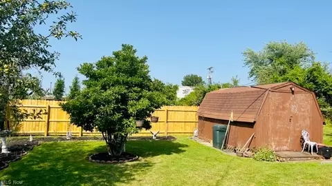 1353 E 289th St, Wickliffe, OH 44092 photo 8